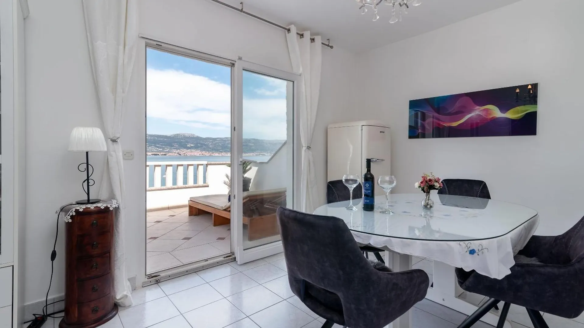Apartment Geraeumige Ferienwohnung Mit Meerblick Trogir