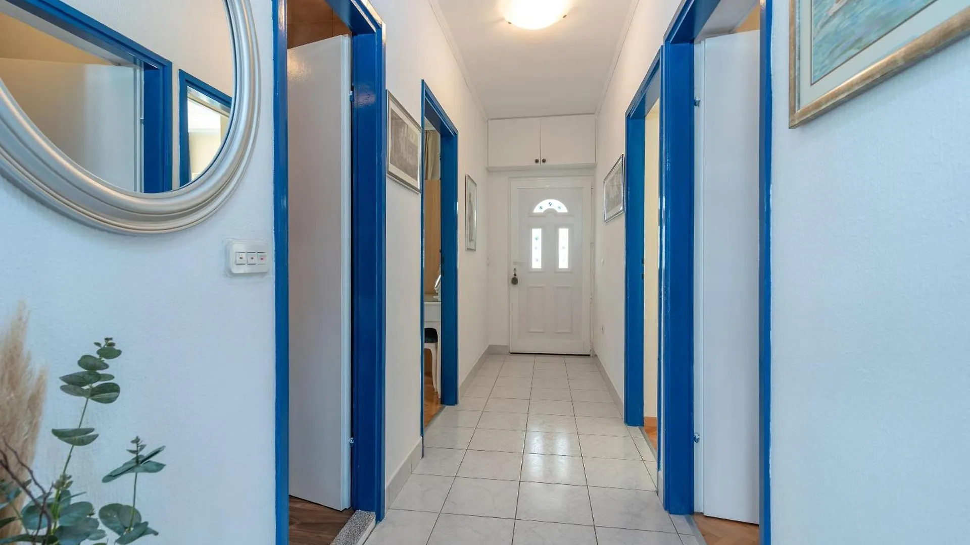 Geraeumige Ferienwohnung Mit Meerblick Trogir 0*,  Chorvatsko