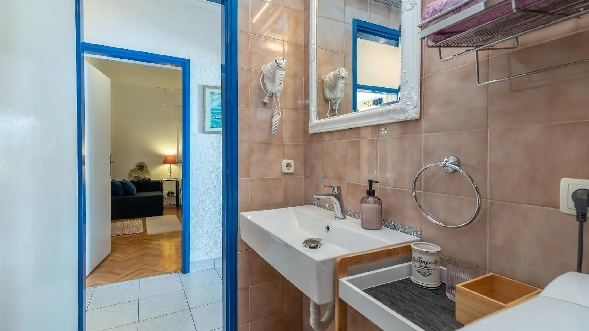 Apartmán Geraeumige Ferienwohnung Mit Meerblick Trogir